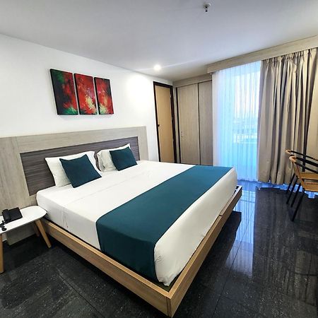 Hotel Be Suites Cali Eksteriør billede